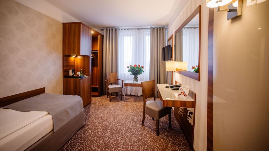 LORD Hotel & Conference Center Room