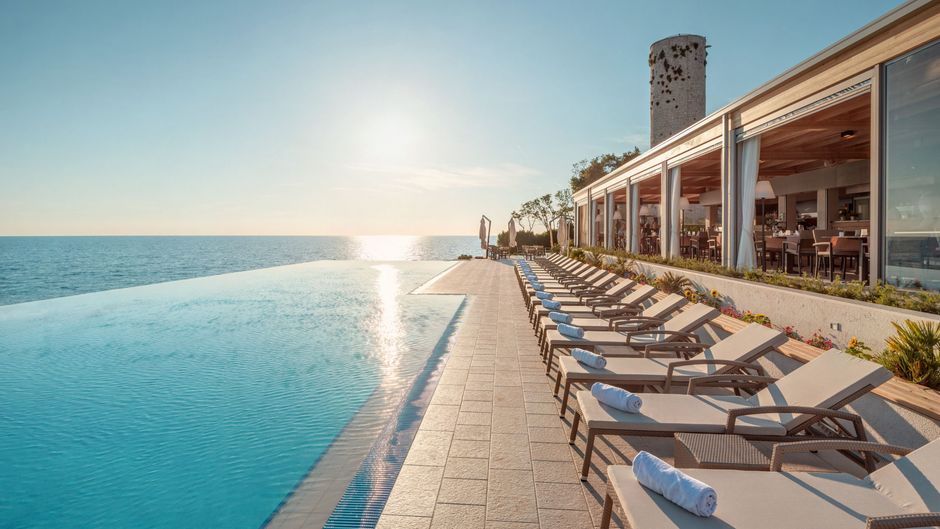 Isabella Island Resort Pool