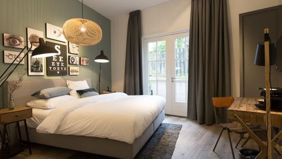 Eye Hotel Room
