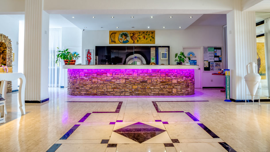 Sveltos Hotel Lobby