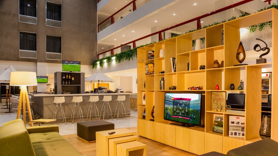 Fiesta Inn Tlalnepantla Lobby