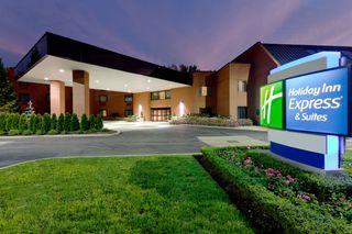Holiday Inn Express & Suites Mentor
