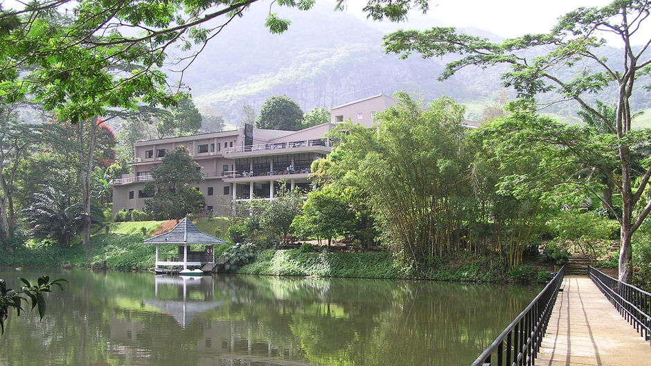Hunas Falls Hotel Exterior