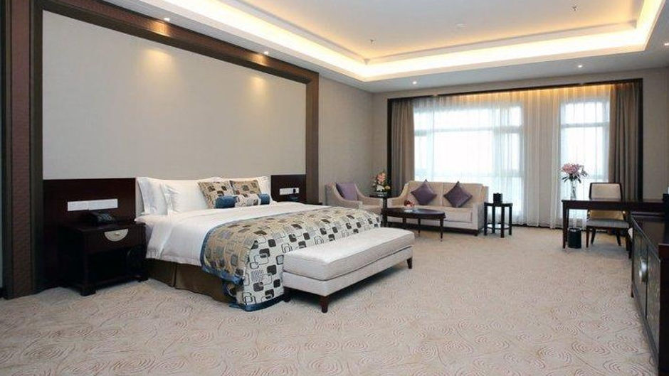 Blue Horizon Intl Hotel Yihe Room