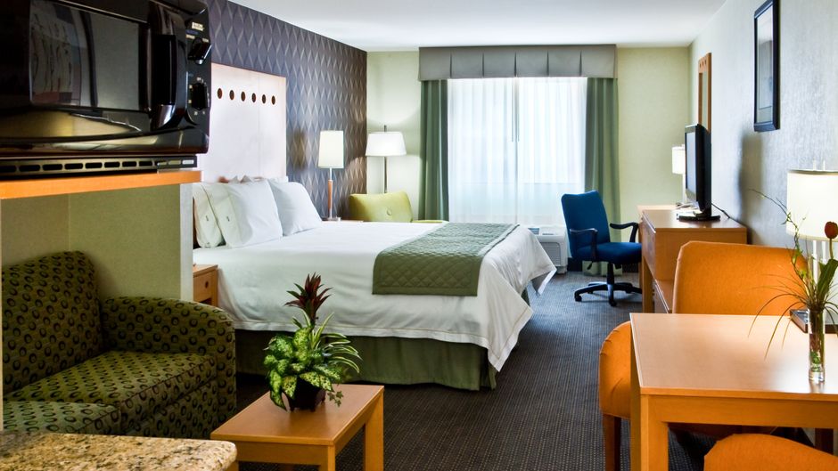 Holiday Inn Express Monterrey Aeropuerto Suite