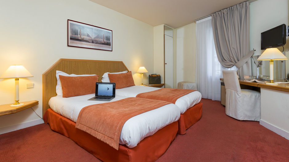 Fertel Etoile Hotel Room