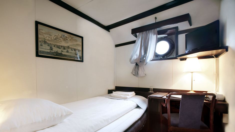 Malardrottningen Yacht Hotel Room