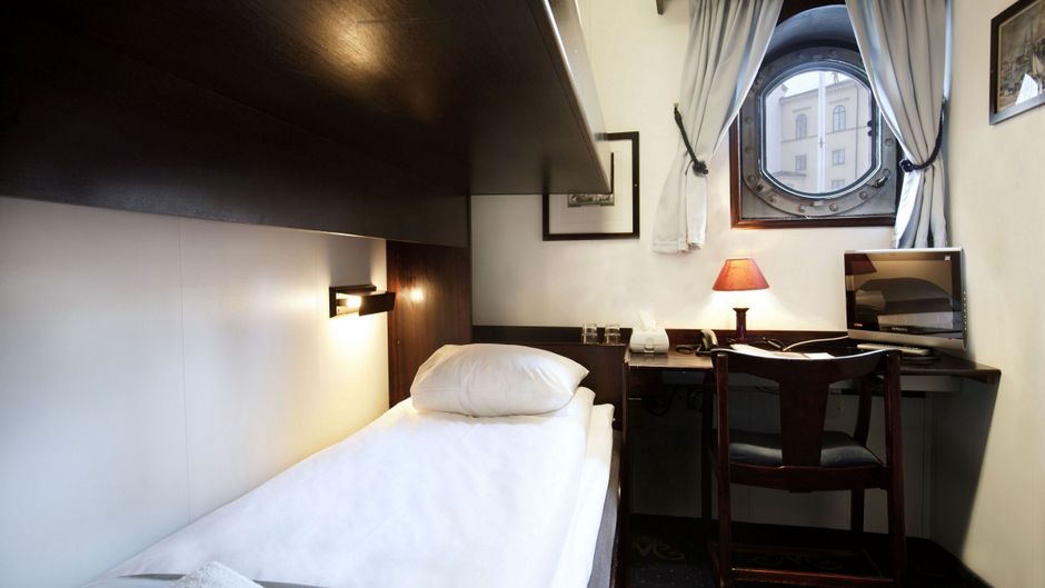 Malardrottningen Yacht Hotel Room