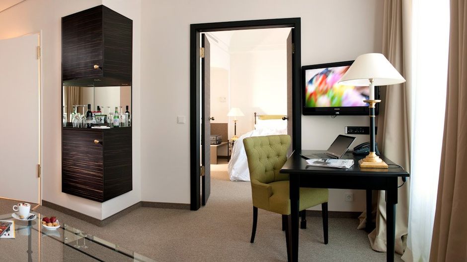 Hotel Elbflorenz Dresden Room
