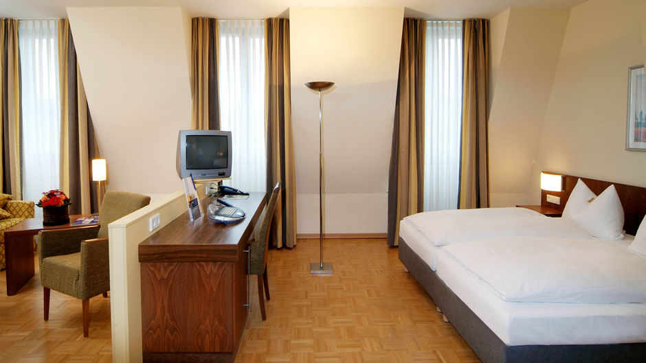 Flandrischer Hof Hotel Room