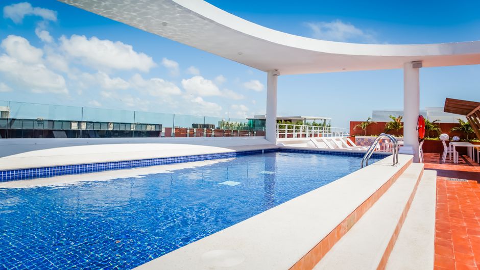 Fiesta Inn Loft Ciudad del Carmen Pool