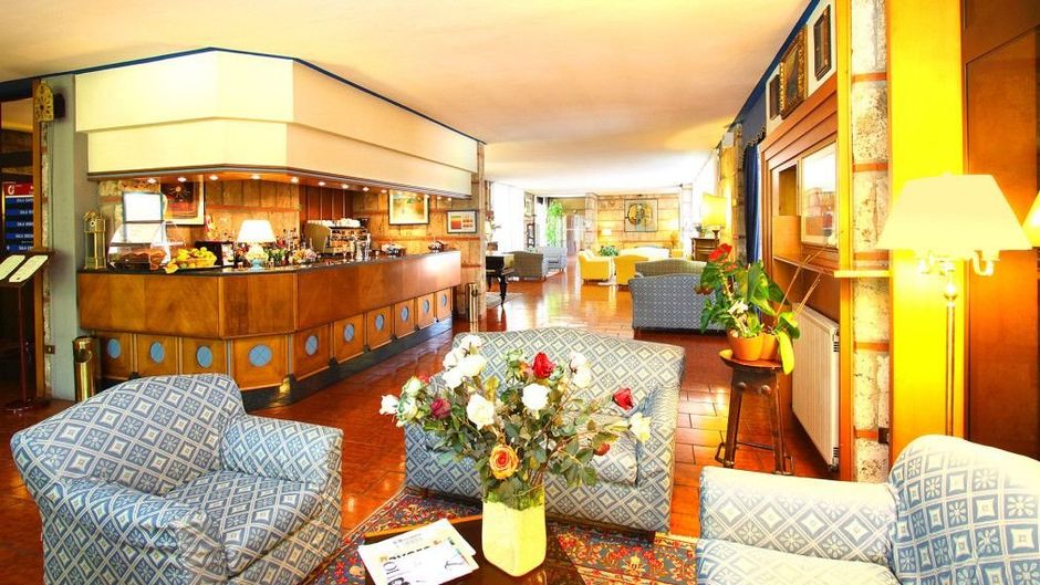 Garden Hotel Lobby