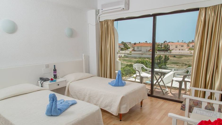 Sveltos Hotel Room