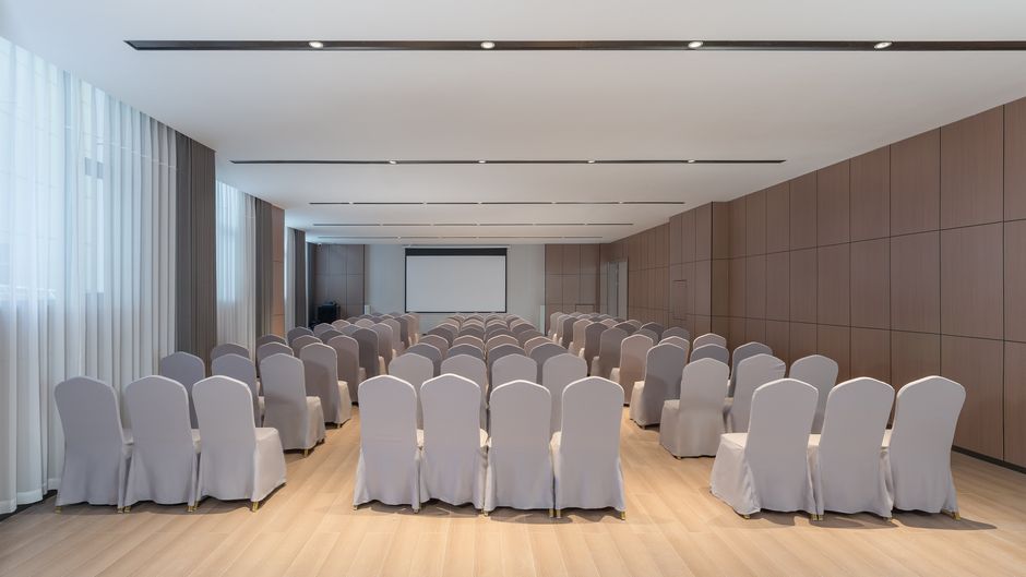 Holiday Inn Express Shangri-La Meeting