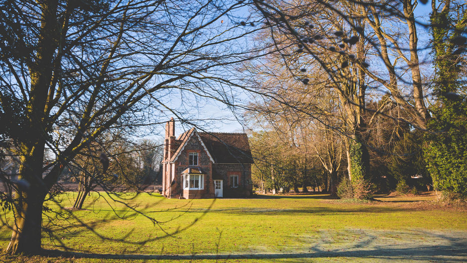 Oakley Hall Hotel Basingstoke Exterior
