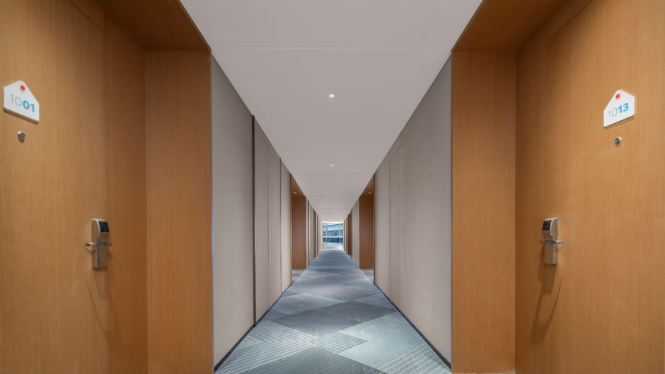 Holiday Inn Exp Jiangbei Wonhall Lobby