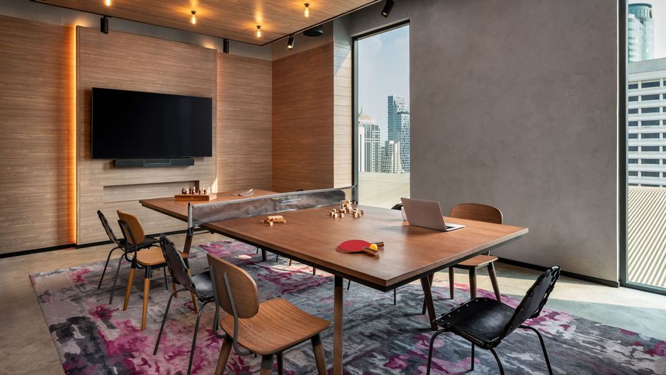 Moxy Bangkok Ratchaprasong Meeting