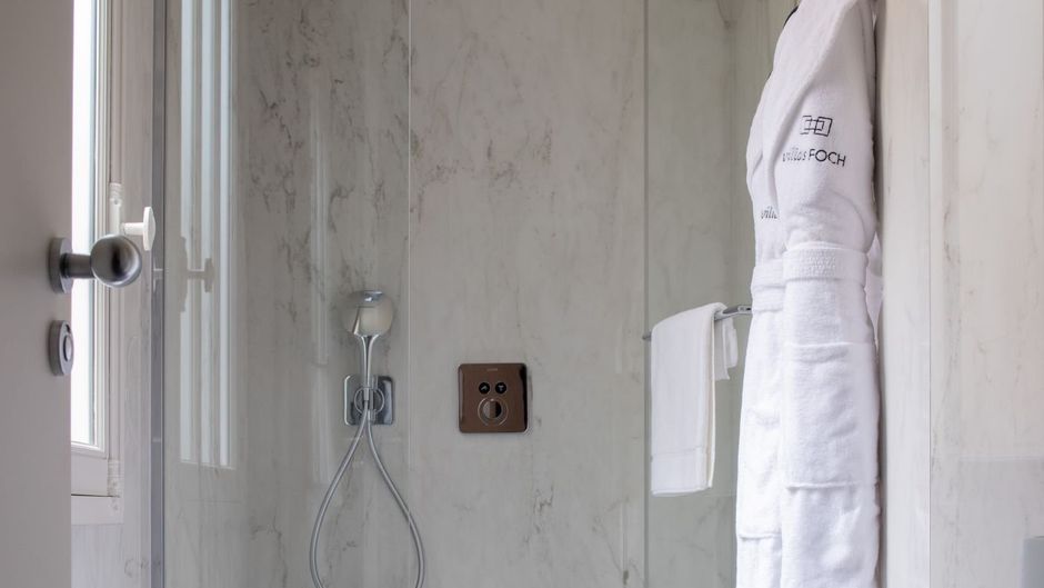 Villas Foch Room