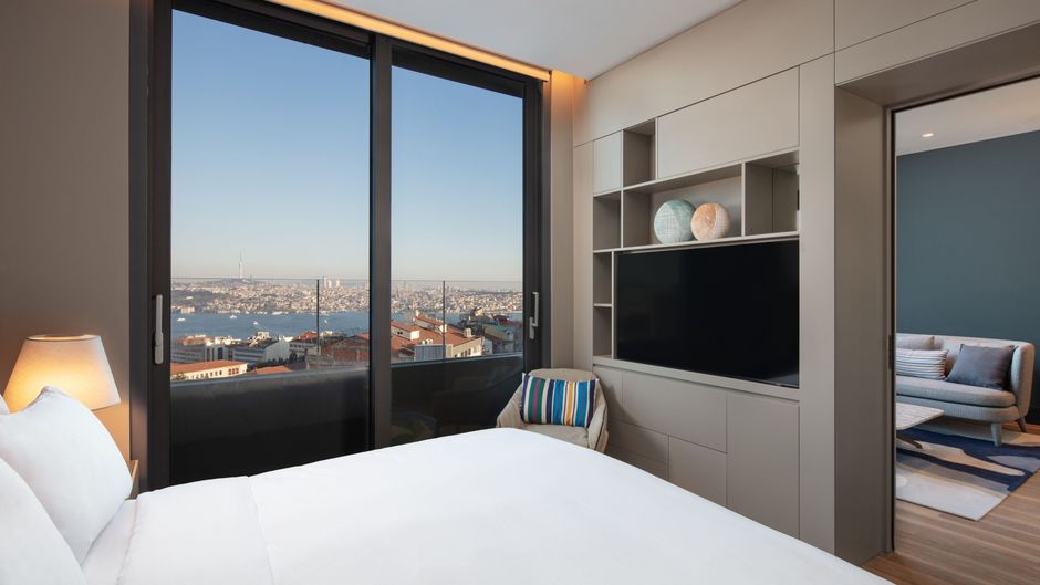 Lokalist, Istanbul, a Tribute Portfolio Suite