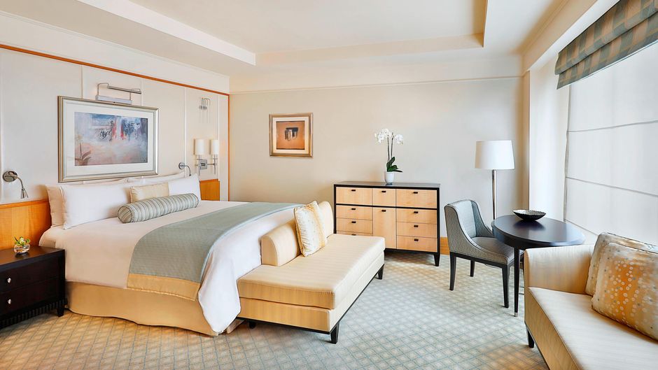 Ritz-Carlton Dubai Intl Finance Center Room