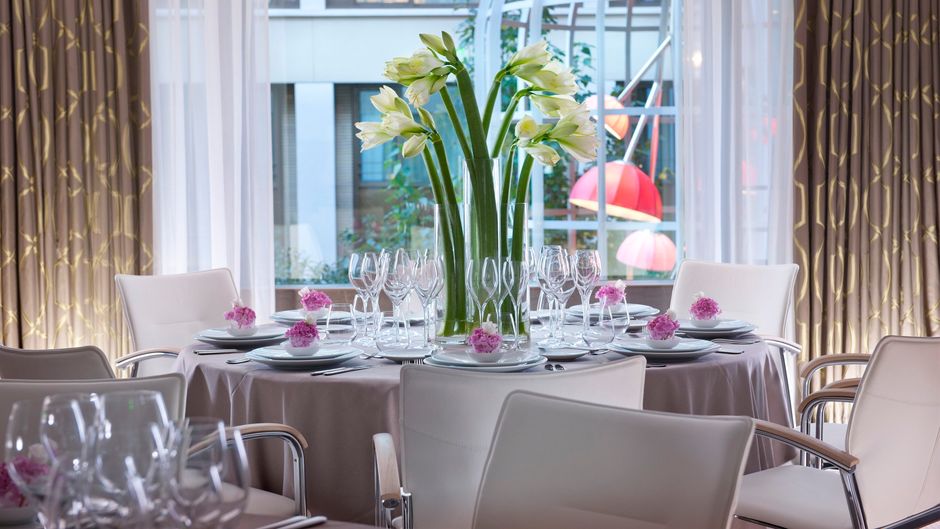 Mandarin Oriental, Paris Meeting