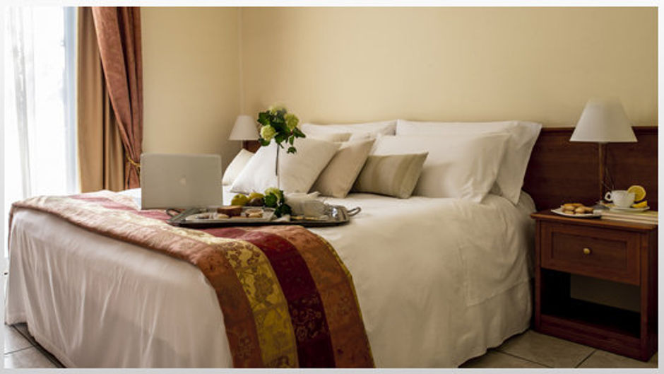 Hotel Rondissone Room