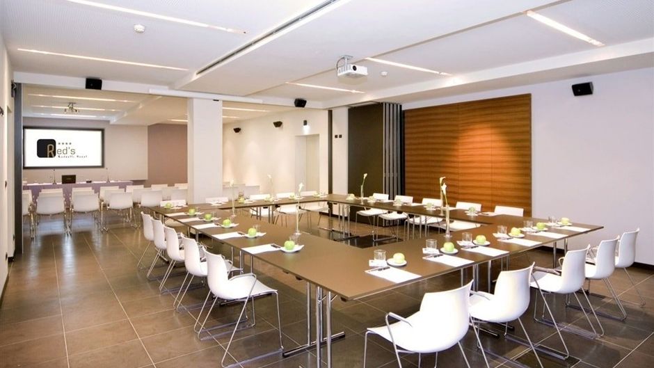 Red's Redaelli Hotel Meeting