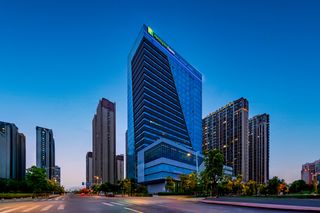 Holiday Inn Exp Riverside