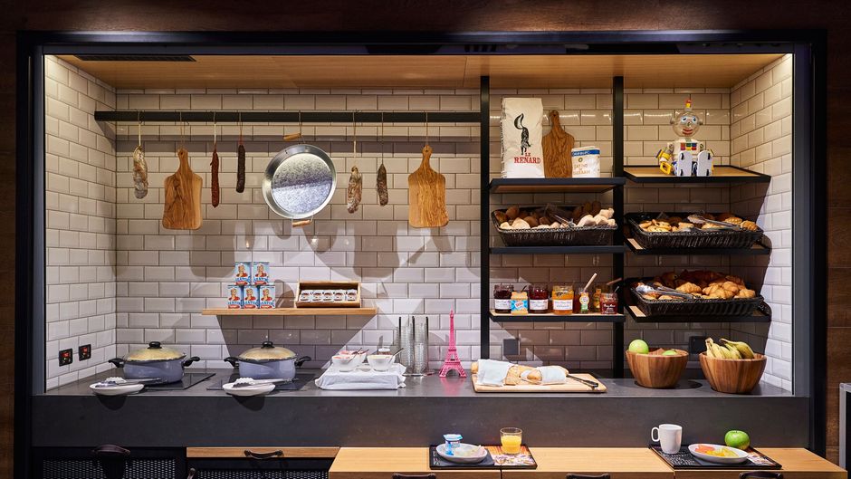 Moxy Paris Charles de Gaulle Airport Restaurant