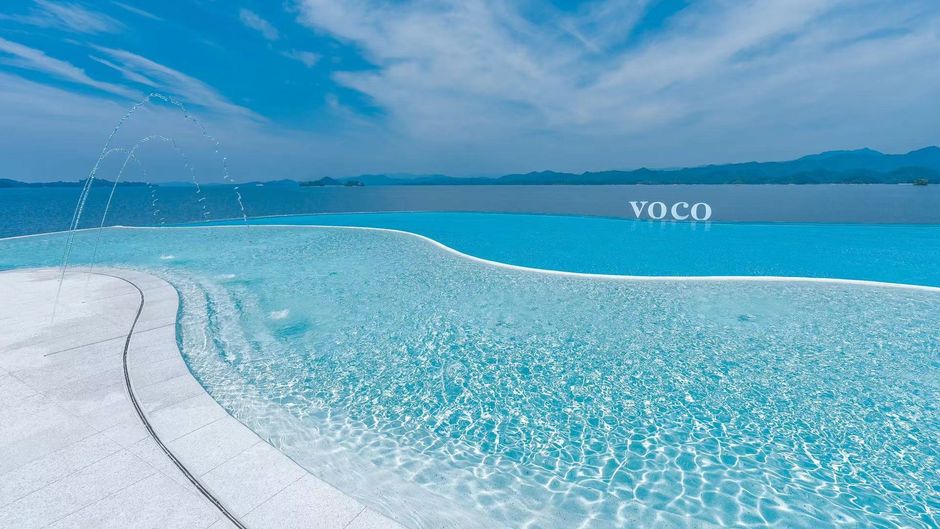 voco Thousand Island Lake Pool