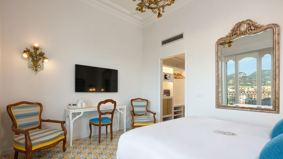 Grand Hotel Capodimonte Exterior