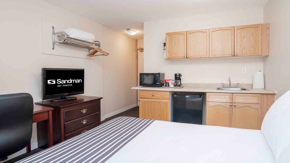 Sandman Inn Princeton Room
