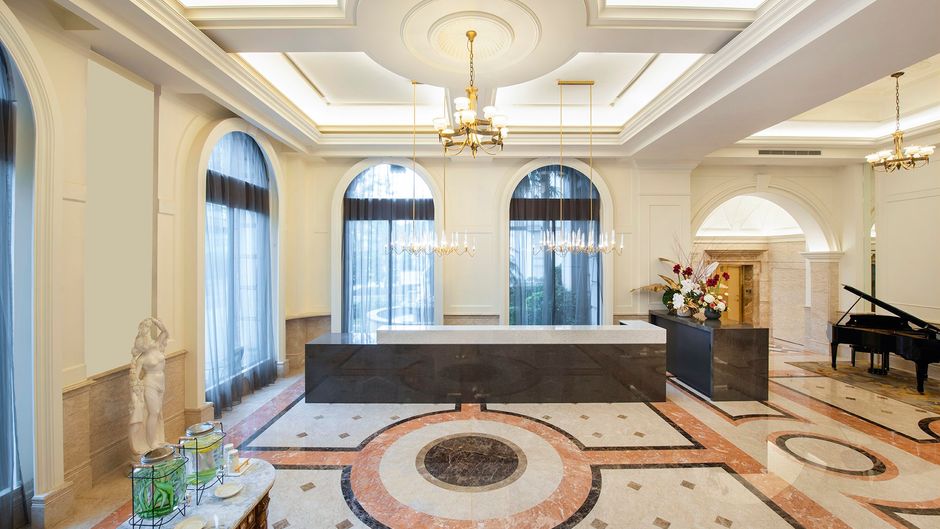 Hamp Court Palace Taipei Lobby