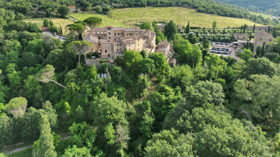 Castel Monastero Exterior