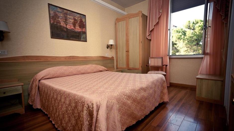 Phi Hotel Ambra Room