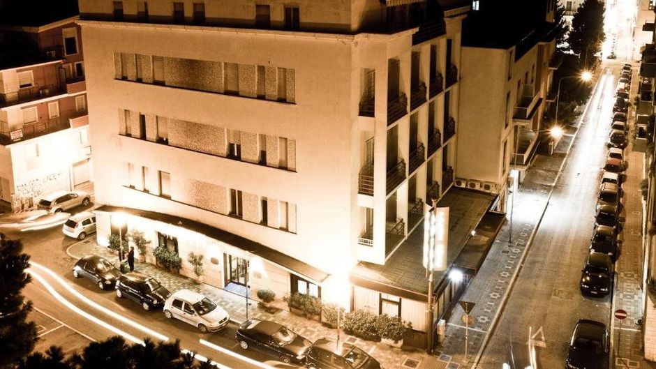 Phi Hotel Ambra Exterior