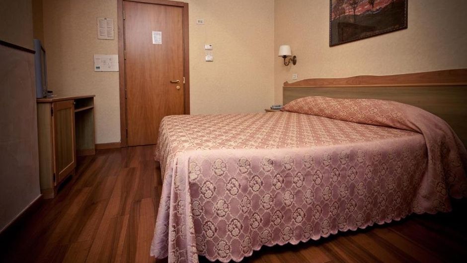 Phi Hotel Ambra Room