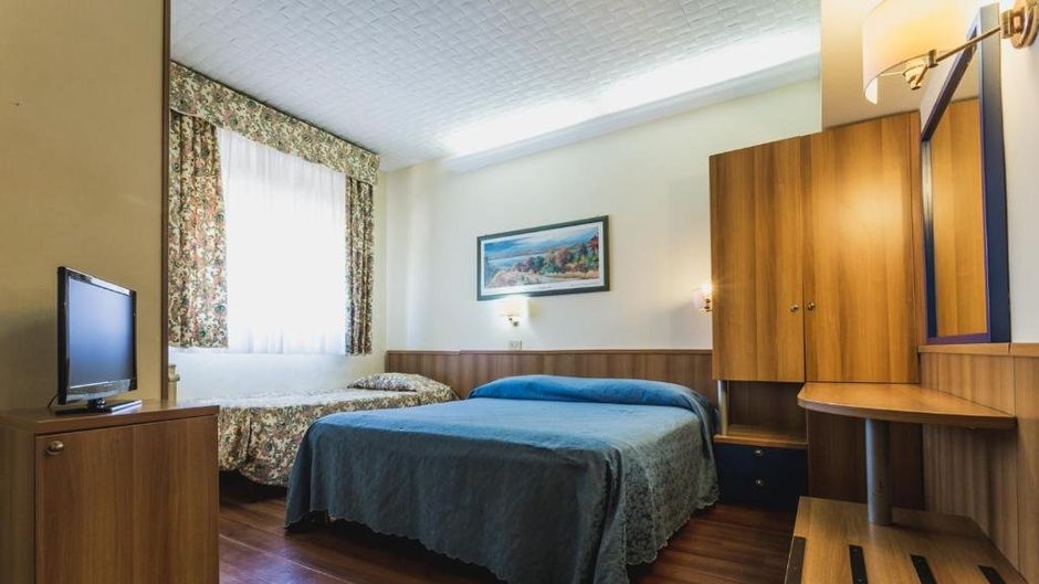 Phi Hotel Ambra Room