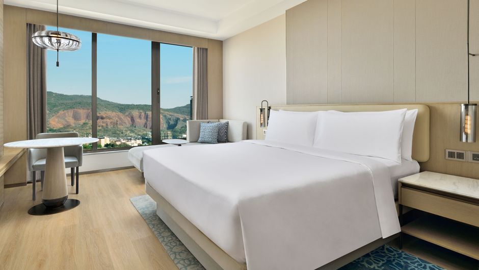 Navi Mumbai Marriott Hotel Room