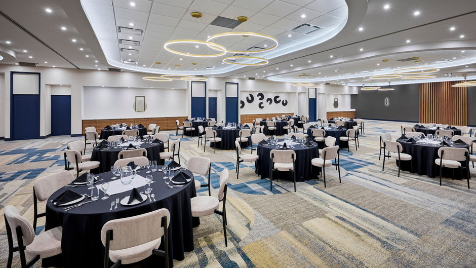 Holiday Inn Burlington Hotel & Conf Ctr Ballroom