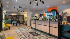 Holiday Inn the niu Charly