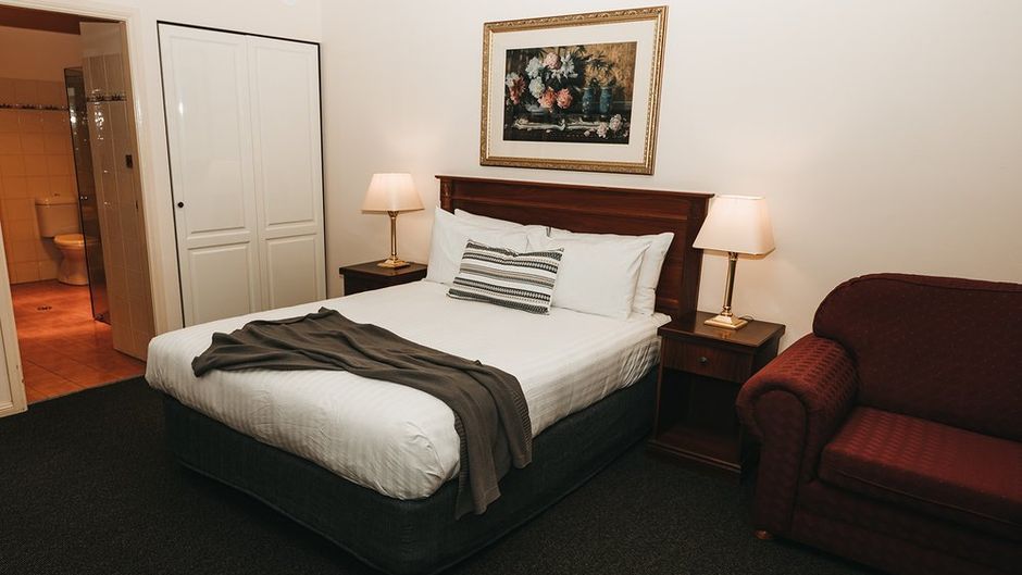 The Lawson Motor Inn Room