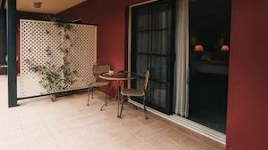 The Lawson Motor Inn Room