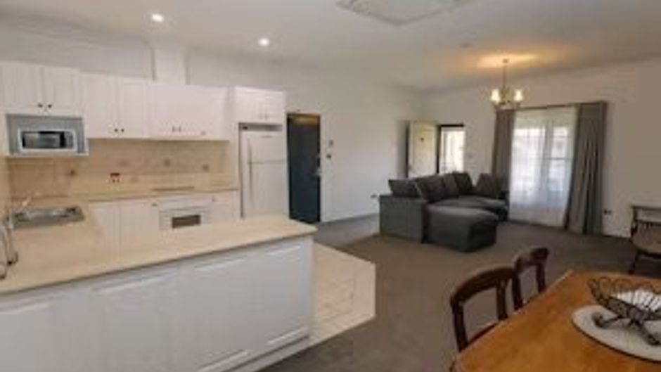 The Lawson Motor Inn Room