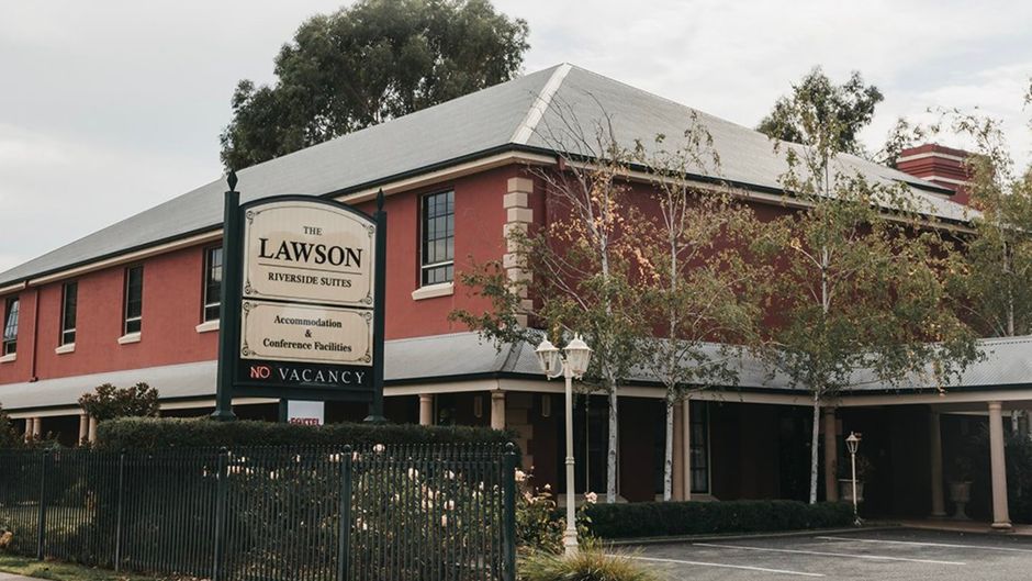 The Lawson Motor Inn Exterior