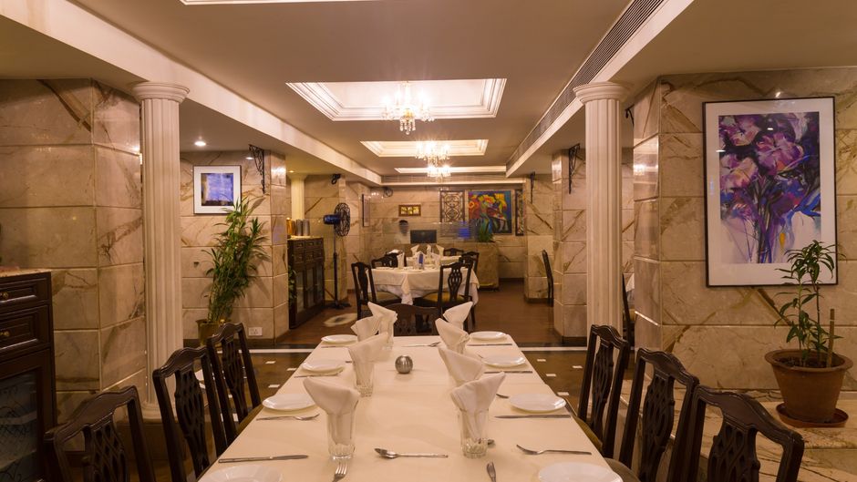 Hotel Ginger Thane Restaurant
