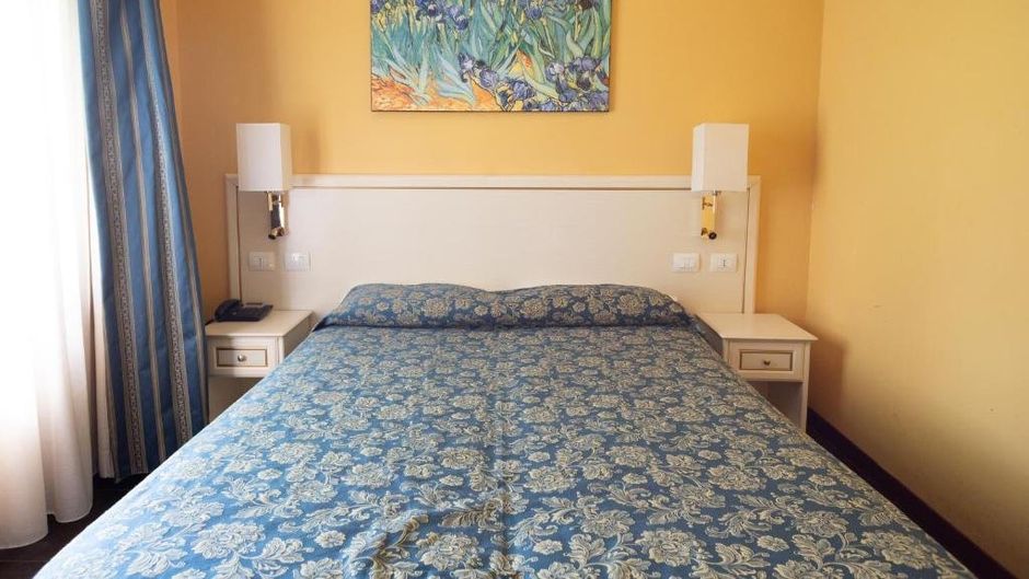 Cervara Park Hotel Room