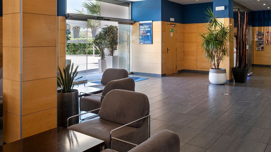 Holiday Inn Express Malaga Airport Exterior