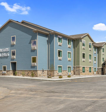 Cobblestone Hotel & Suites