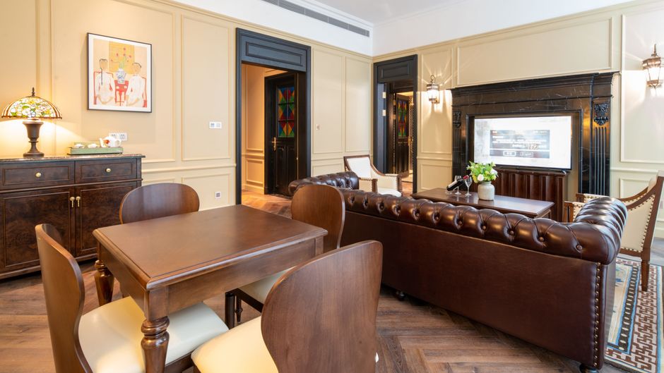 Hotel Indigo Heilong Lake Suite